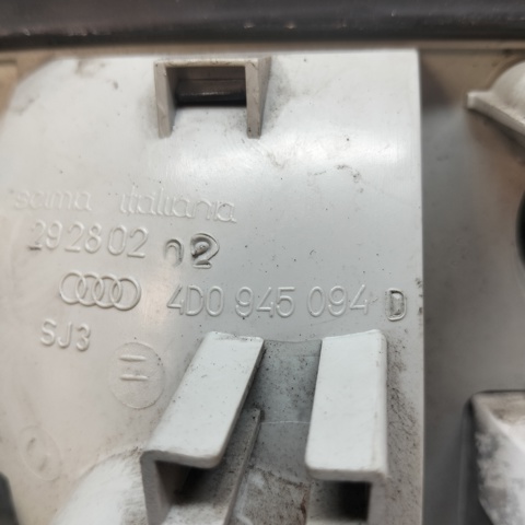 Ліхтар задній правий, внутрішній 4D0945094D VAG