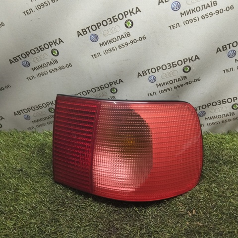 Ліхтар задній правий, зовнішній 4D0945096 VAG