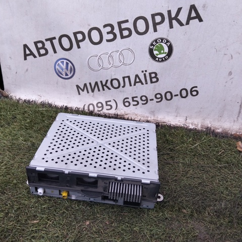 Блок керування мультимедійний 4E0035541L VAG