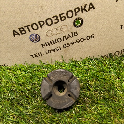 Подушка радіатору нижня 4E0121275B VAG
