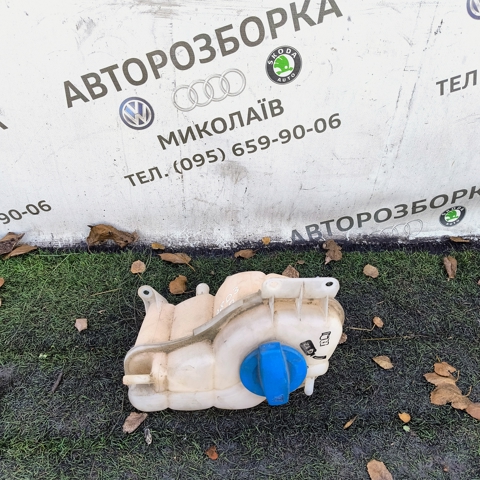Розширювальний бачок охолодження 4E0121403G VAG