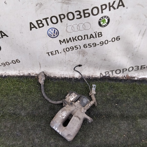 Задній гальмівний супорт лівий 4E0615403B VAG