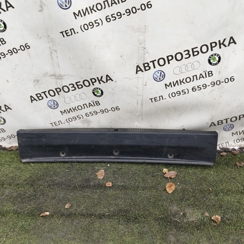Облицювання задньої панелі багажника 4E0863471B VAG
