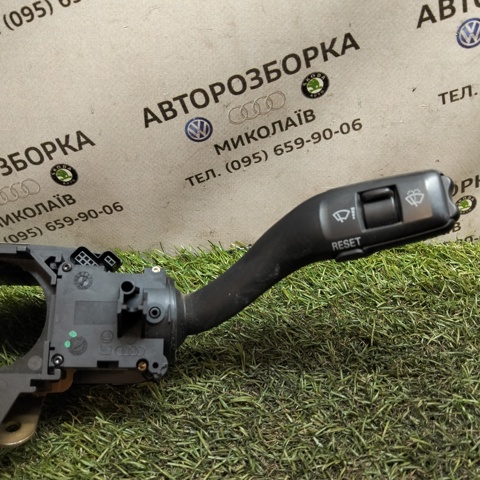 Перемикач підрульовий, правий 4E0953503B VAG