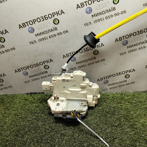Замок задньої двері, лівої 4F0839015 VAG