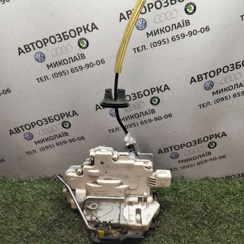 Замок задньої дверї, правої 4F0839016 VAG