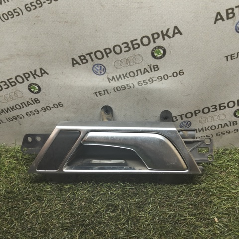 Ручка задніх дверей, внутрішня, ліва 4F0839019D VAG