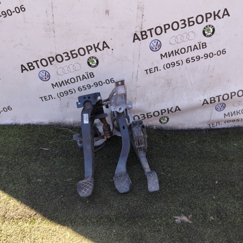 Підаль газу 4F1721523A VAG