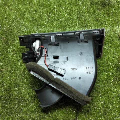 Решітка повітрозабірника салону 4F1820902D VAG