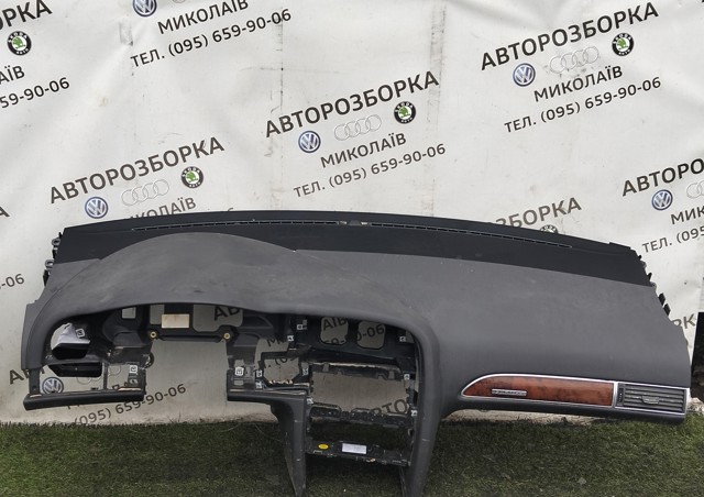 Передня панель 4F1857041R VAG