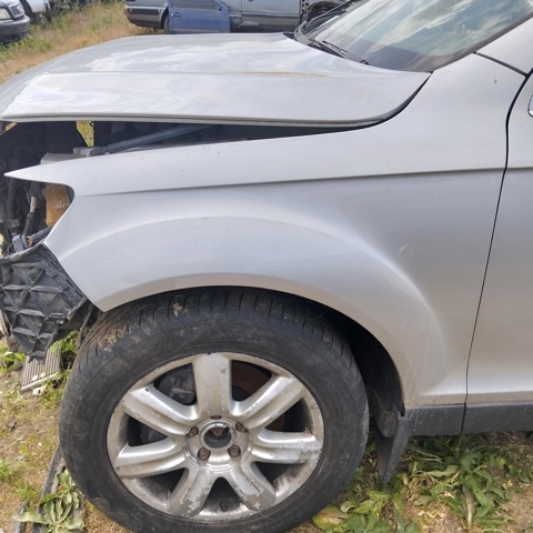 Бічна частина передня ліва 4L0821101 VAG