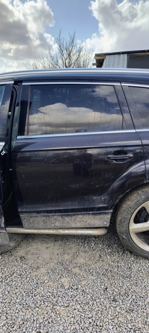 Двері пасажирськи задні ліві 4L0833051 VAG