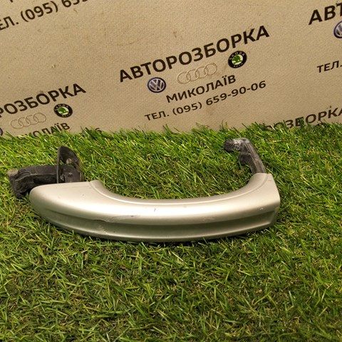 Ручка передніх дверей, зовнішня 4L0837205 VAG