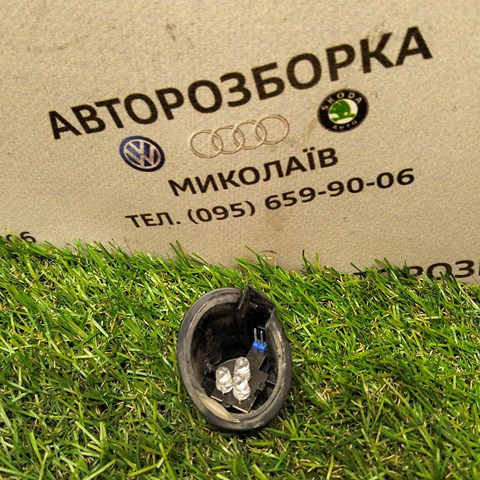 Вказівник повороту правий 4L0949134 VAG