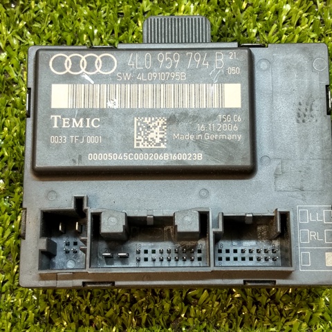 Блок комфорту задніх дверей 4L0959794B VAG