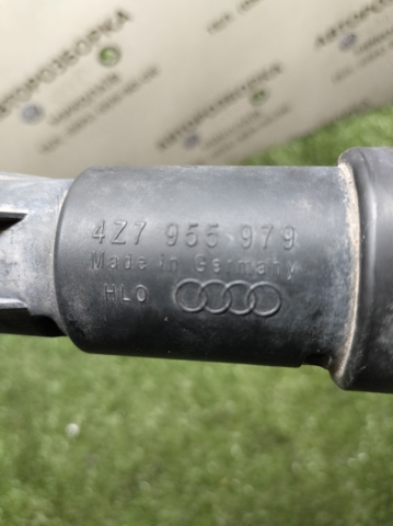 Сопло омивача фари передньої 4Z7955979 VAG