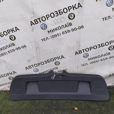 Оббивка багажника 5C6867605 VAG