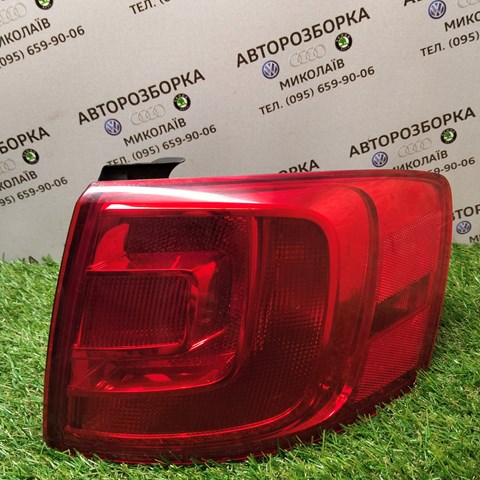 Задній правий зовнішній ліхтар 5C6945096 VAG