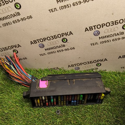 Коробка запобіжників 5J0937615A VAG