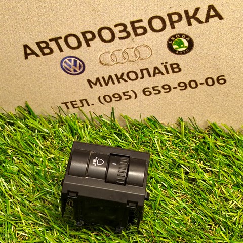 Кнопка коректора фар 5J0941333A VAG