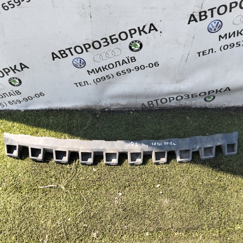Направляюча заднього бампера, ліва 5J9807863 VAG