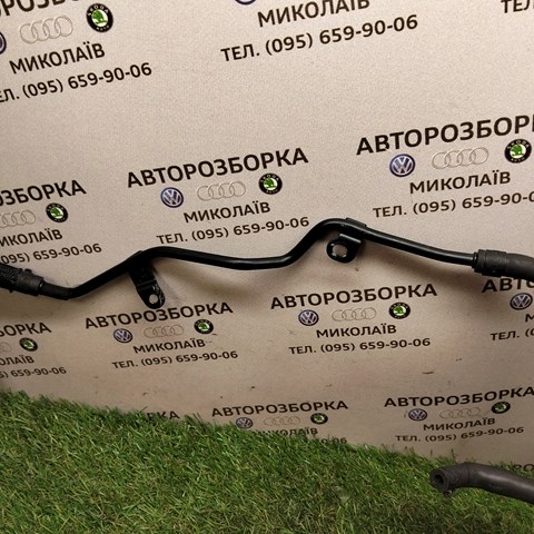 Патрубок системи охолодження 5K0121070C VAG