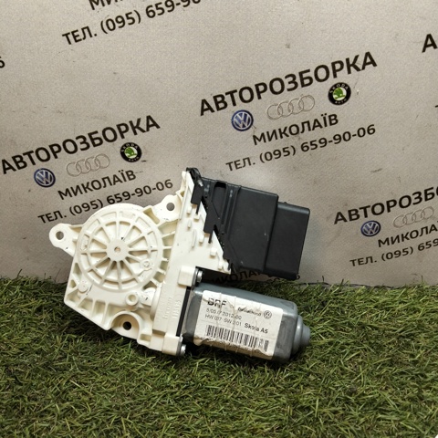 Блок кнопок управління склопідйомниками 5K0959795 VAG