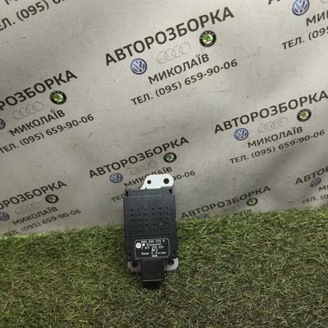 Підсилювач сигналу антени 5M0035570B VAG