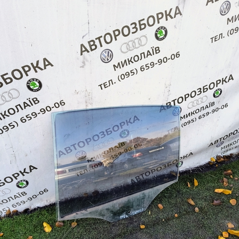 Скло заднє ліве 5M0845025 VAG