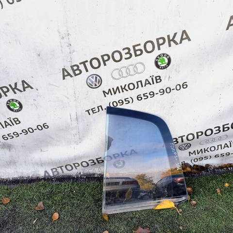 Куточок задніх лівих дверей 5M0845215 VAG