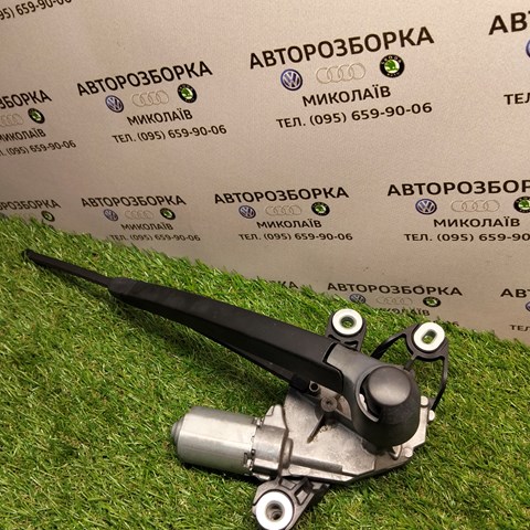Двигун склоочисника заднього скла 5M0955711 VAG