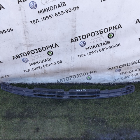 Решітка радіатора 6N0853677 VAG