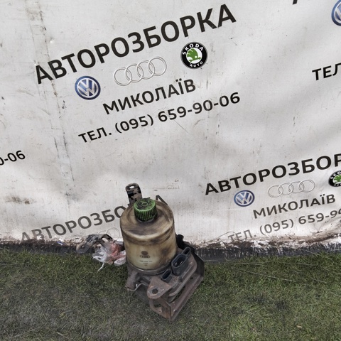 Бачок гідропідсилювача керма 6Q0423371 VAG