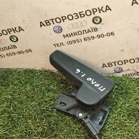 Важіль відкривання капота 6R1823533 VAG