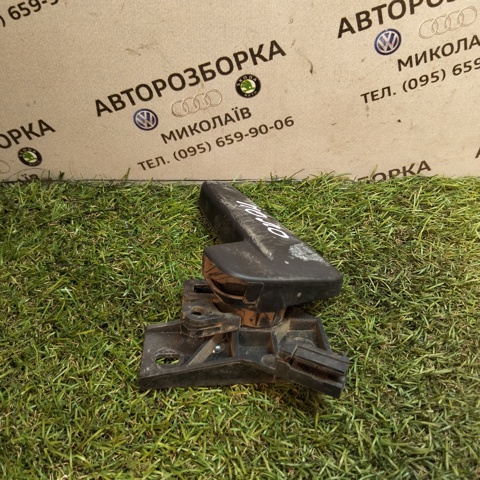 Кронштейн ручки відкривання капота 6R1823633 VAG