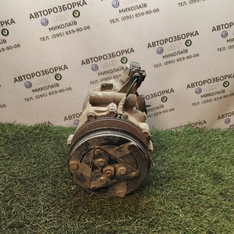 Насос кондиціонера 6RD820803 VAG