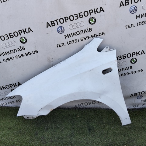 Бічна частина передня ліва 6RU821105C VAG