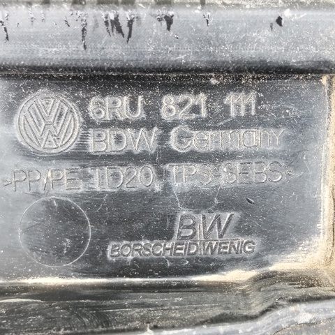 Ущільнювач арки крила 6RU821111 VAG