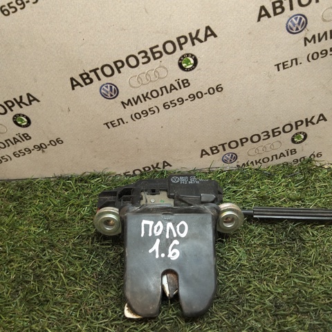 Замок і ручка дверей задка 6RU827505B VAG