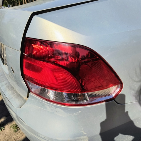 Задній правий стоп 6RU945096E VAG