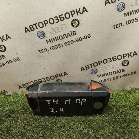 Ручка дверей правих, зовнішня, перед/зад 701837210 VAG