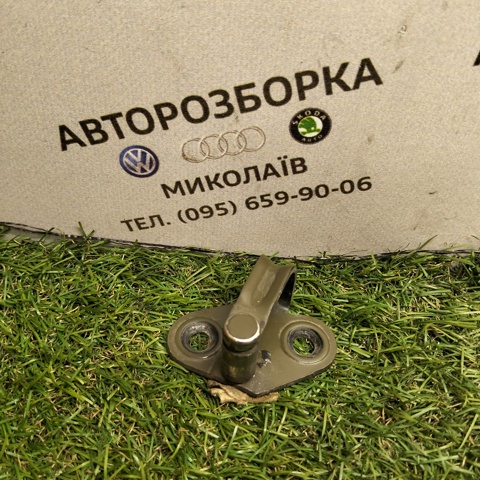 Обмежувач зсувної двері, центральний на кузові 701837767 VAG
