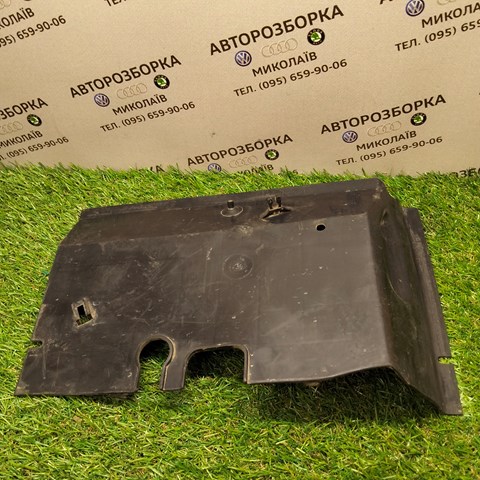 Кришка акумулятора (АКБ) 701915437 VAG