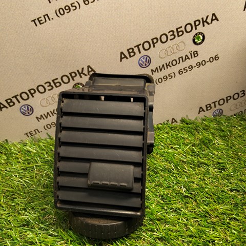Решітка повітропровода 7H0815706A VAG