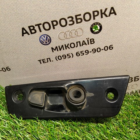 Обмежувач зсувних дверей, верхній на кузові 7H0843638E VAG