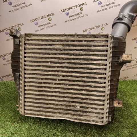 Радіатор інтеркулера 7L0145803A VAG
