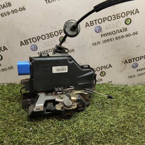 Замок задньої двері, лівої 7L0839015 VAG
