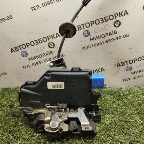 Замок задніх дверей, правих 7L0839016 VAG