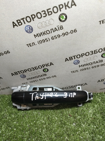 Тримач зовнішньої ручки дверей, задніх правих 7L0839886B VAG
