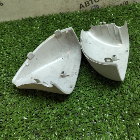 Накладка (кришка) кронштейна дзеркала салону 7L0858548 VAG